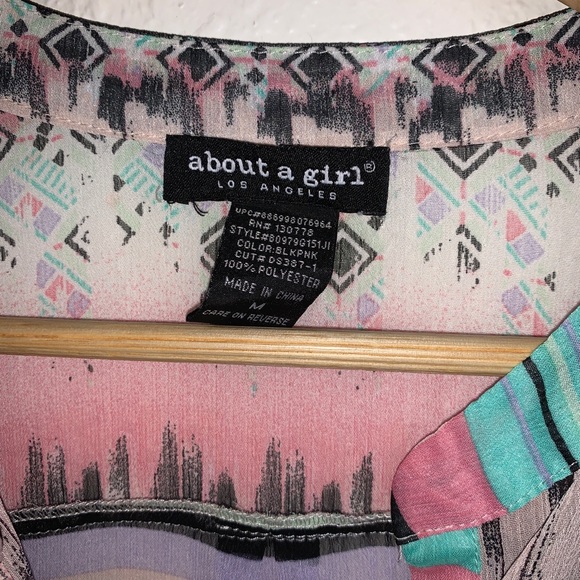 About A Girl Sheer 1/2 Button Geometric Print Top - Picture 3 of 6
